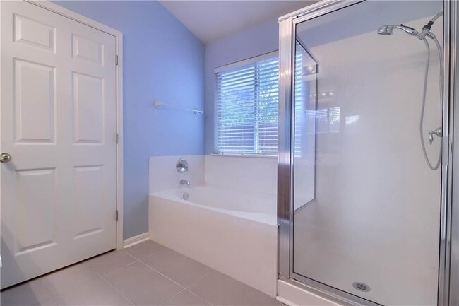 Building Photo - 1100 Emmitt Run