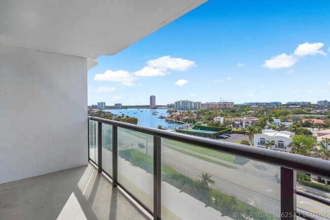 Building Photo - 250 S Ocean Blvd