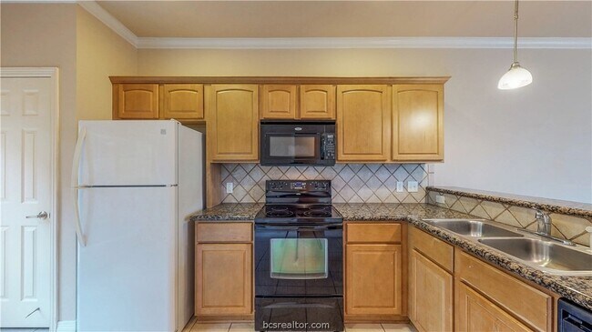 Building Photo - 305 Holleman Dr E