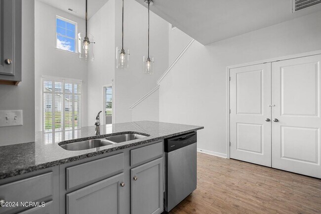 Building Photo - 7334 Chipley Dr