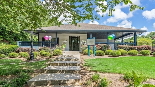 Building Photo - 1700 Hunter Ridge Ln