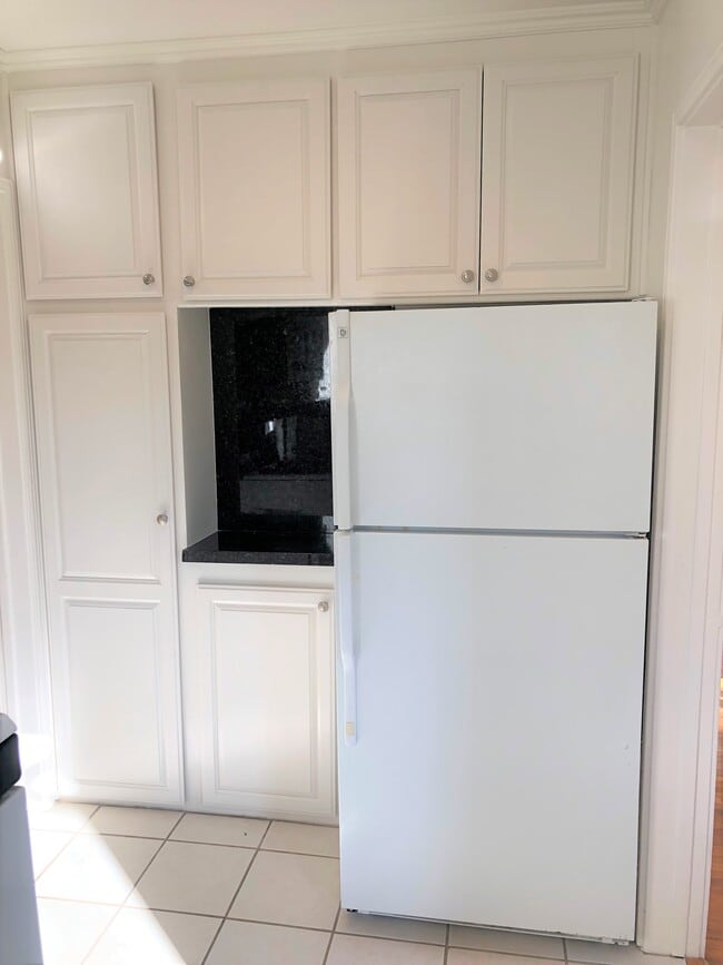 Building Photo - 6441 W 86th Pl