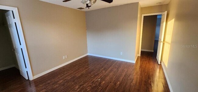 Building Photo - 527 Windrose Dr