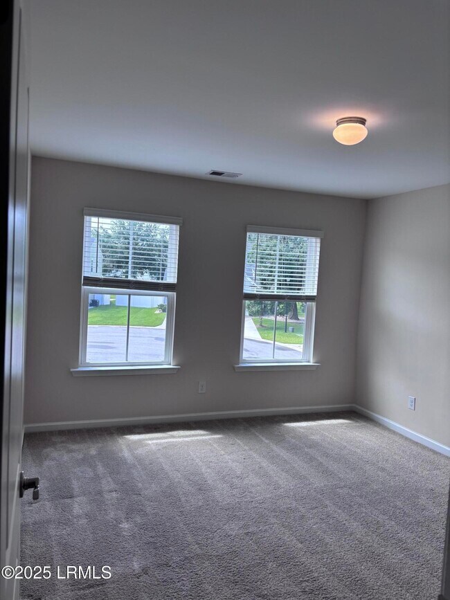 Building Photo - 10 Grand Willow Wy