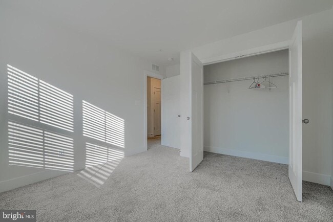 Building Photo - 617 Snapdragon Ct