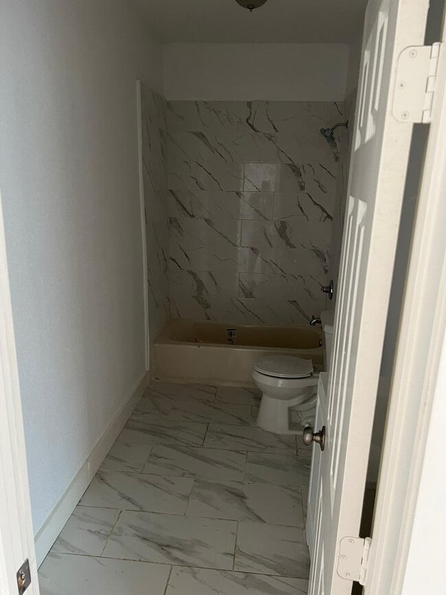 Building Photo - Gorgeous all renovated Home in Beaumont, TX!
