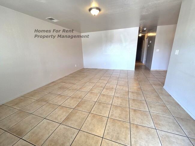 Building Photo - 821 Mohoff Ct