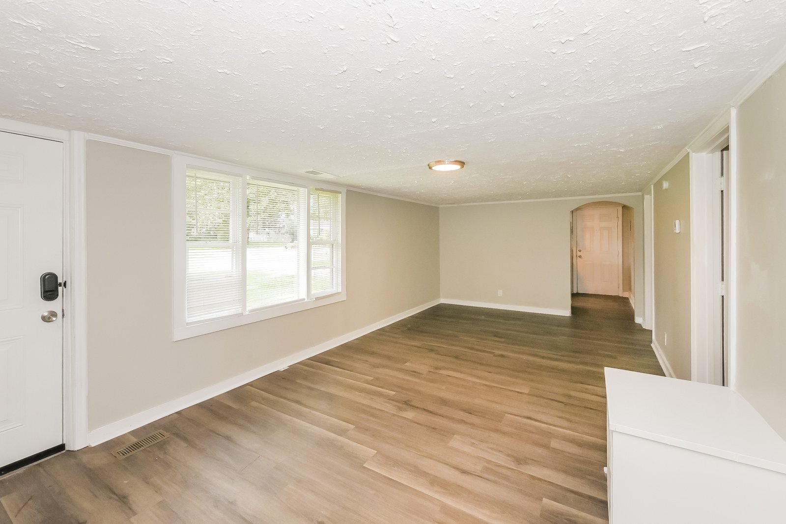 Building Photo - 1116 Lovely Ln