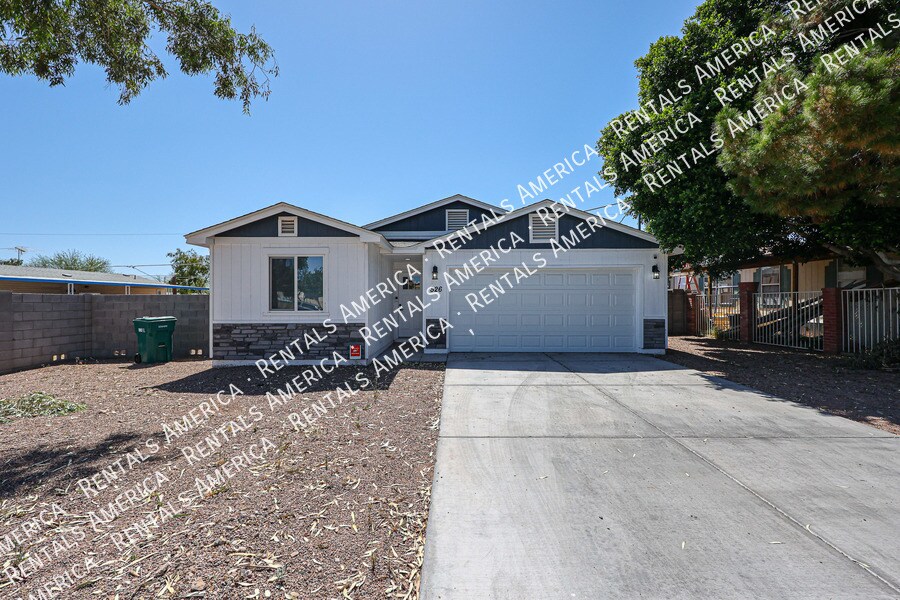 Building Photo - 526 S Crismon Rd