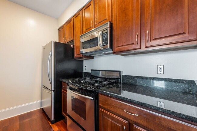 Building Photo - 1324 Euclid St NW