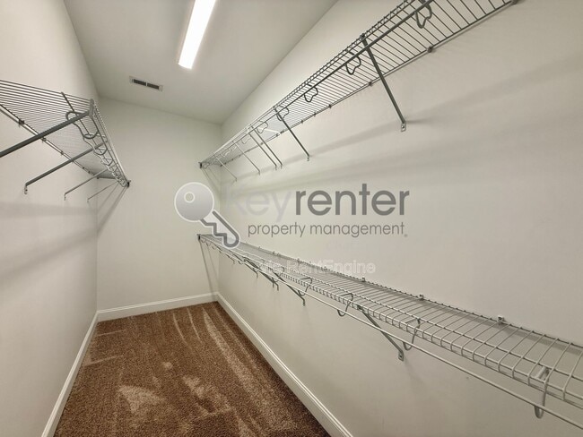 Building Photo - 1843 Seven Pines Ln