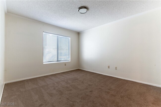 Building Photo - 7100 W Pirates Cove Rd