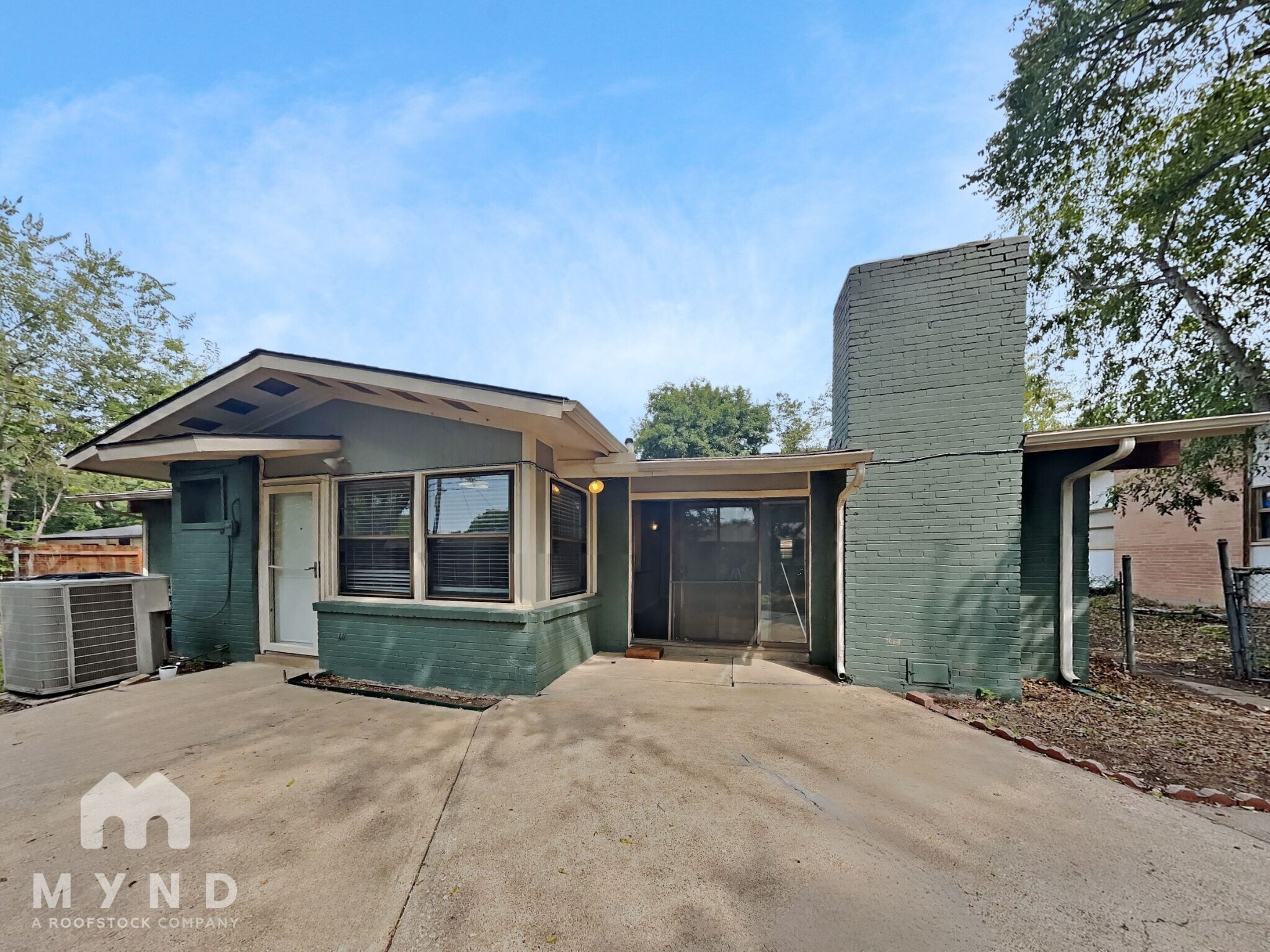 Building Photo - 925 Warren Way