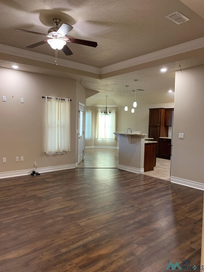 Building Photo - 116 Mariposa Dr