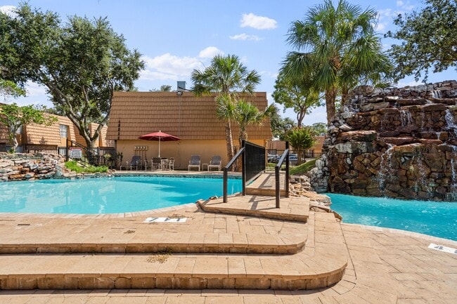 Building Photo - The Park at Tivoli