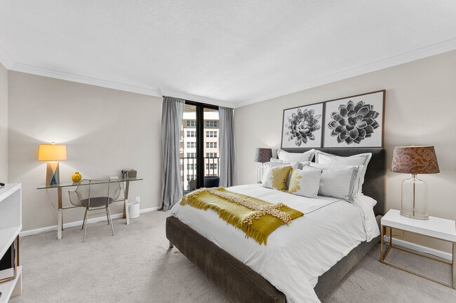 Building Photo - 5420 N Ocean Dr