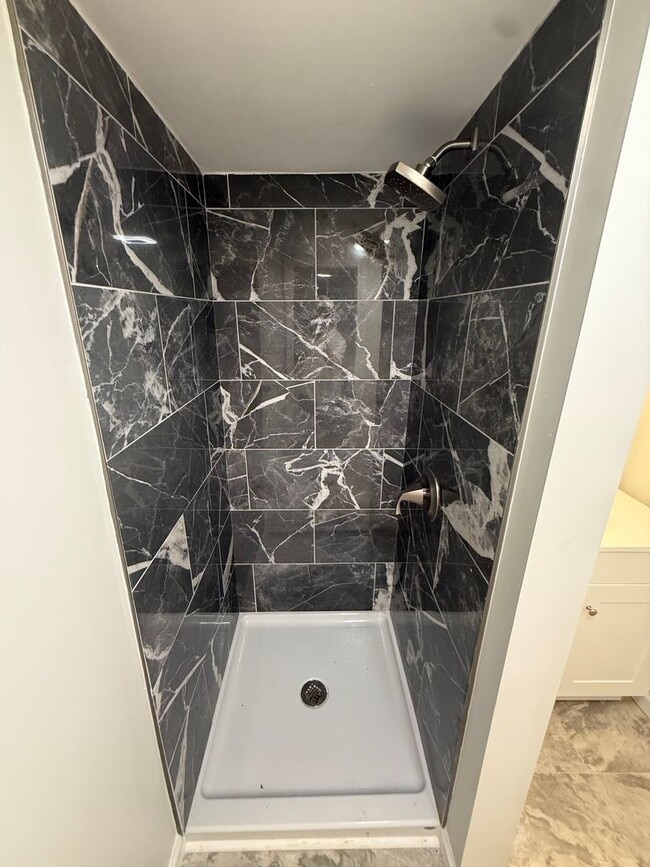 Building Photo - Rent to Own Home Huntington WV