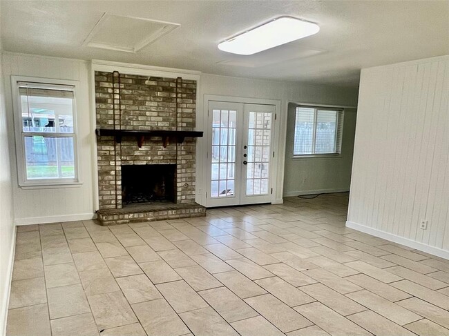 Building Photo - 10806 Humington Dr