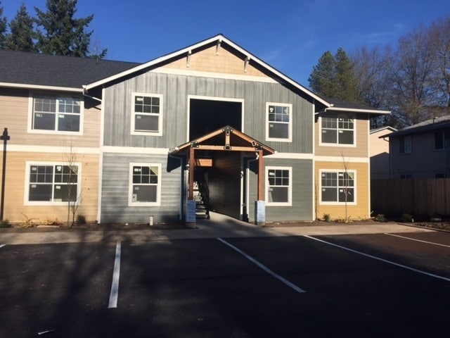 Building Photo - Apartment near downtown Hillsboro
