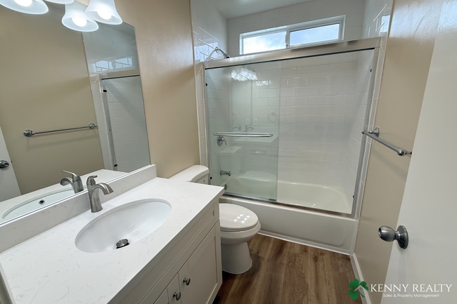 Building Photo - Remodeled 2BR/2.5BA Duplex with 2-Car Garage in San Mateo