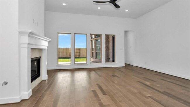 Building Photo - 7614 Blue Finch Ln