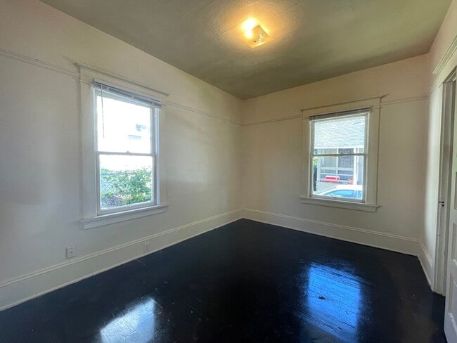 Building Photo - Central NE House with Basement, Hardwood F...