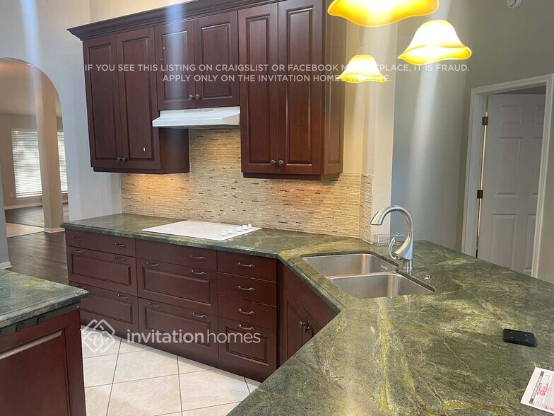 Building Photo - 1350 Shrub Oak Dr