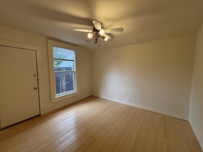 Building Photo - Ideally located 3/2 home in Placerville for rent