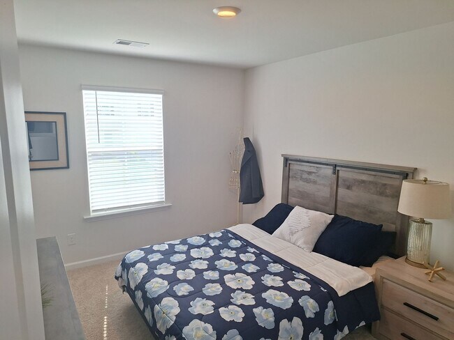 Building Photo - Lovely Four Bedroom Home  Approximately 5 Minutes Away from Gate Ft Jackson and 30 Minutes from S...