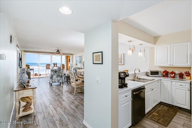 Building Photo - 1831 Jimmy Buffett Mem Hwy
