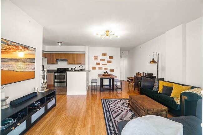 Building Photo - 471 NE 25th St