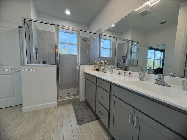 Building Photo - 4862 Navali Dr