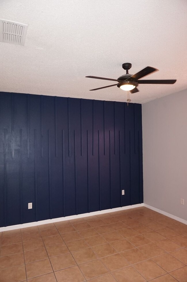 Building Photo - Designer 3/2 with 2 Car Garage in Desirabl...