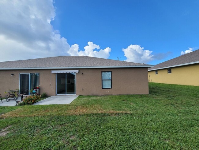 Building Photo - Duplex for rent
