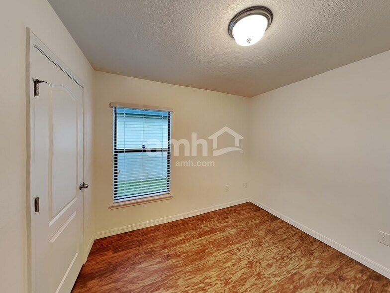 Building Photo - 619 Chatham Walk Dr