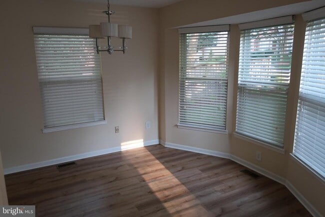 Building Photo - 12000 Rosiers Branch Dr