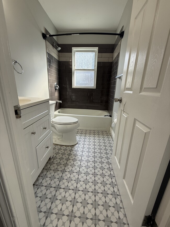 Building Photo - 1473 E Harry Ave