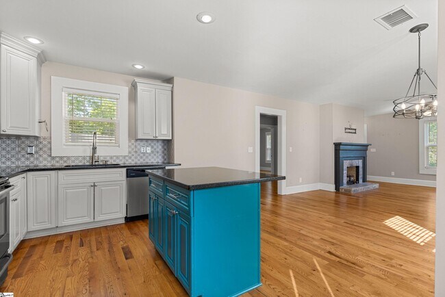 Building Photo - 309 Briarcliff Dr