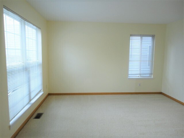 Building Photo - 14029 S Lakeridge Dr