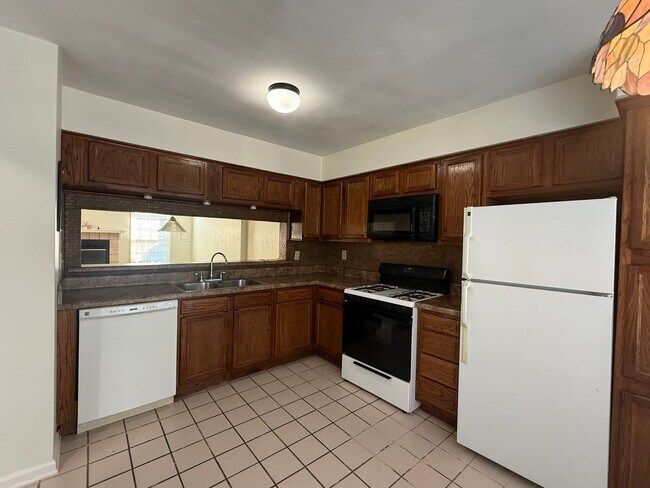 Building Photo - 1118 Hillock Crossing