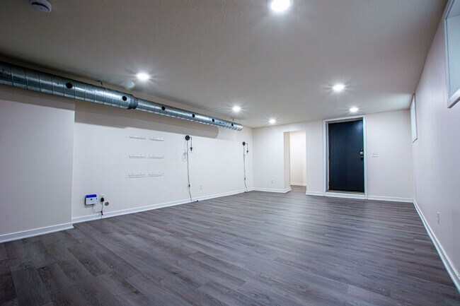 Building Photo - 116-118 N 32nd Avenue