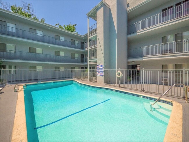 Building Photo - Stunning Upgraded 1 Bed/1 Bath with a Spacious Floorplan & Balcony!
