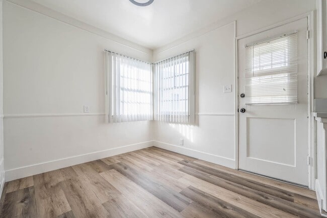 Building Photo - 4067 Sutro Ave