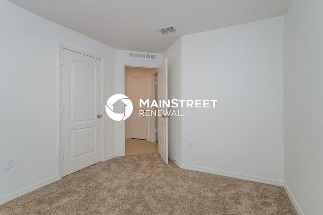 Building Photo - 4 Bedroom Pet-Friendly Home in Mascotte, FL with Main Street Renewal