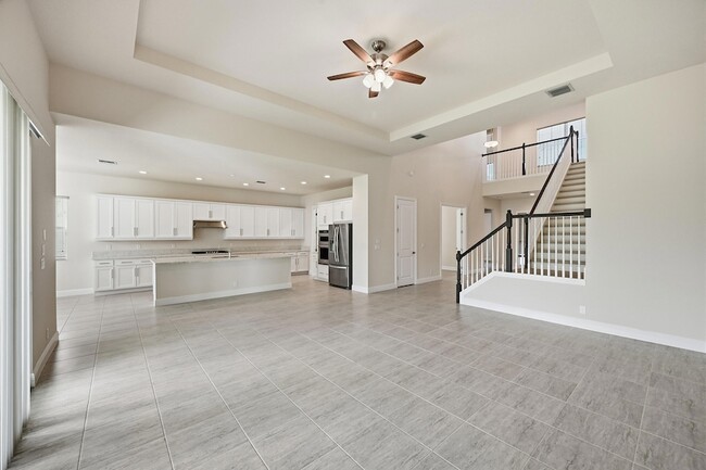 Building Photo - 9334 Crestview Cir