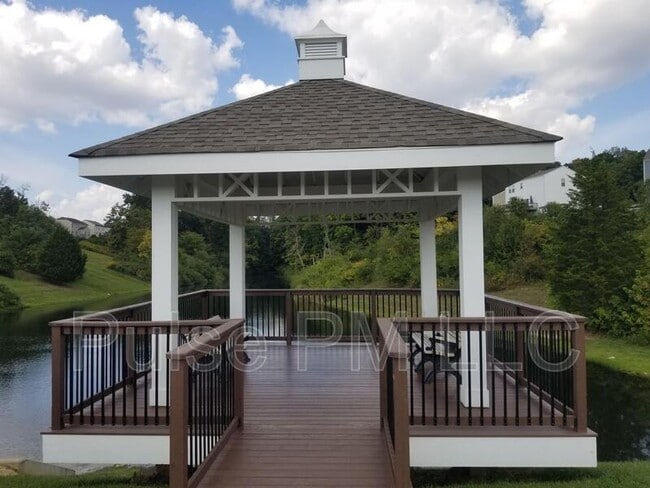 Building Photo - 1389 Meadowrun Ln