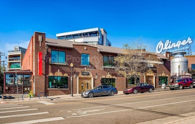 Building Photo - 3030 Wyandot St
