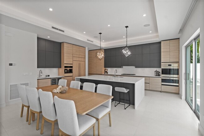 Building Photo - 221 Shore Ct