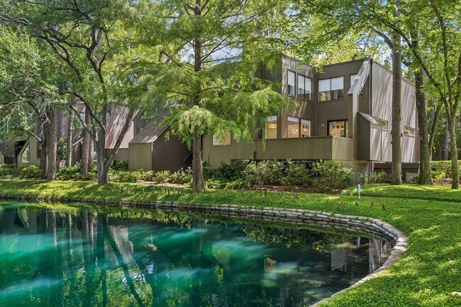 Building Photo - 201 Litchfield Ln