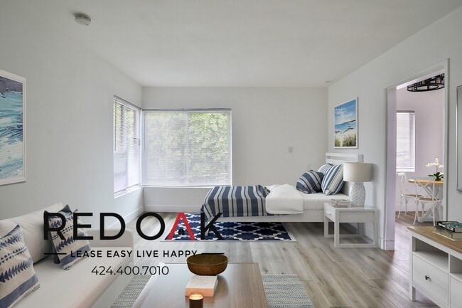 Building Photo - 8514 Sherwood Dr